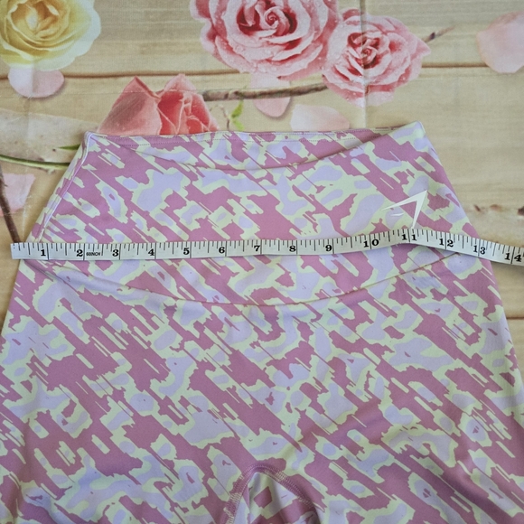 Gymshark pink sorbet print shorts - Picture 8 of 9